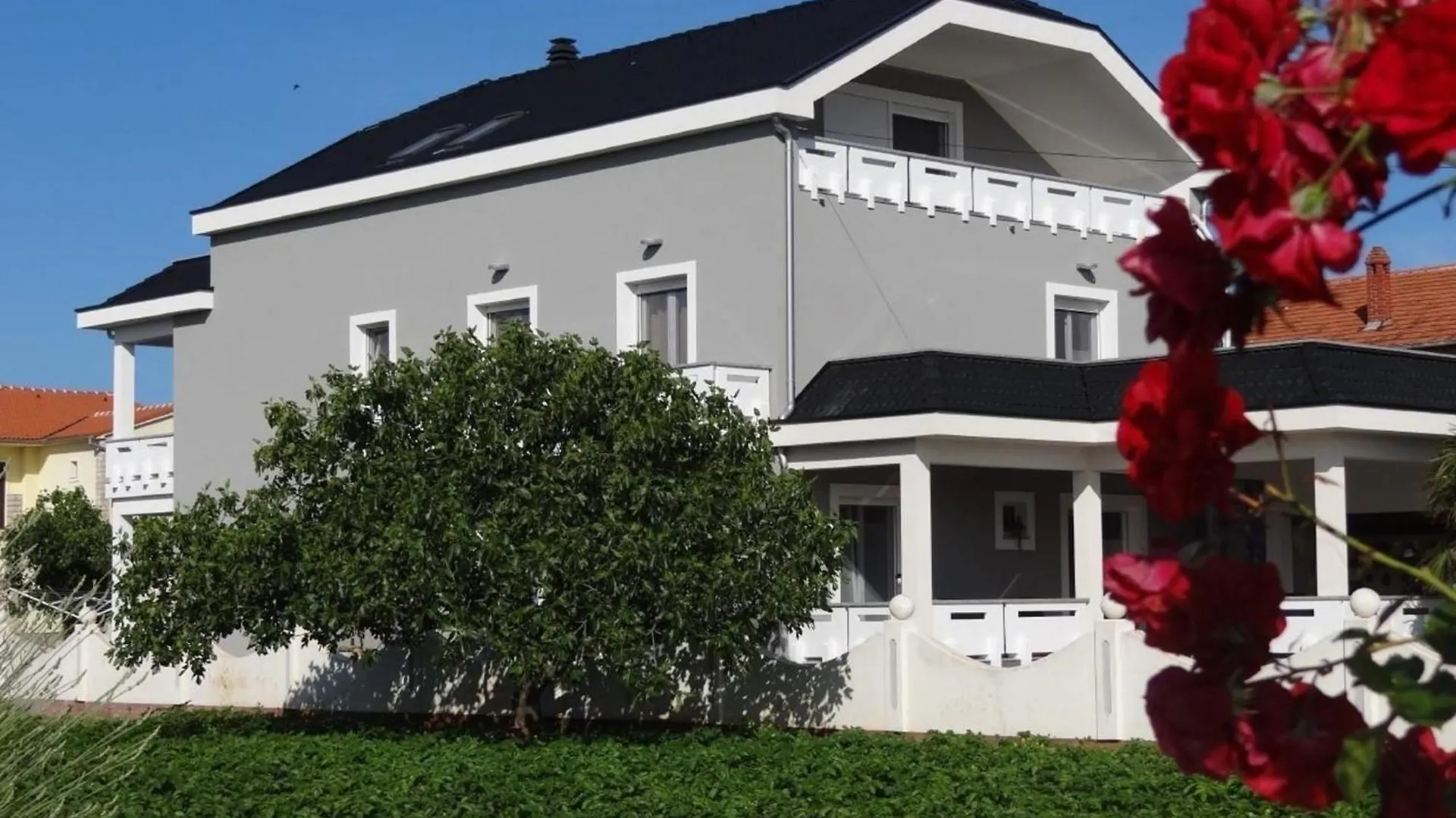 Apartment In Sukosan Mit Balkon, Nahe Am Strand