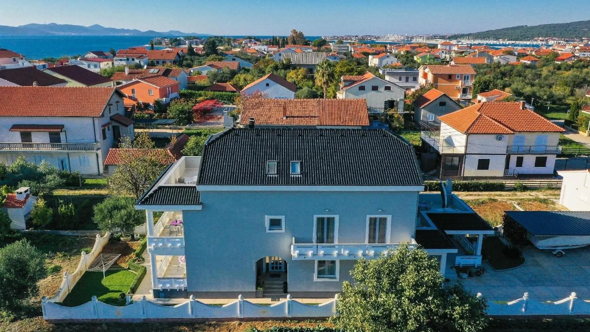 Apartment In Sukosan Mit Balkon, Nahe Am Strand