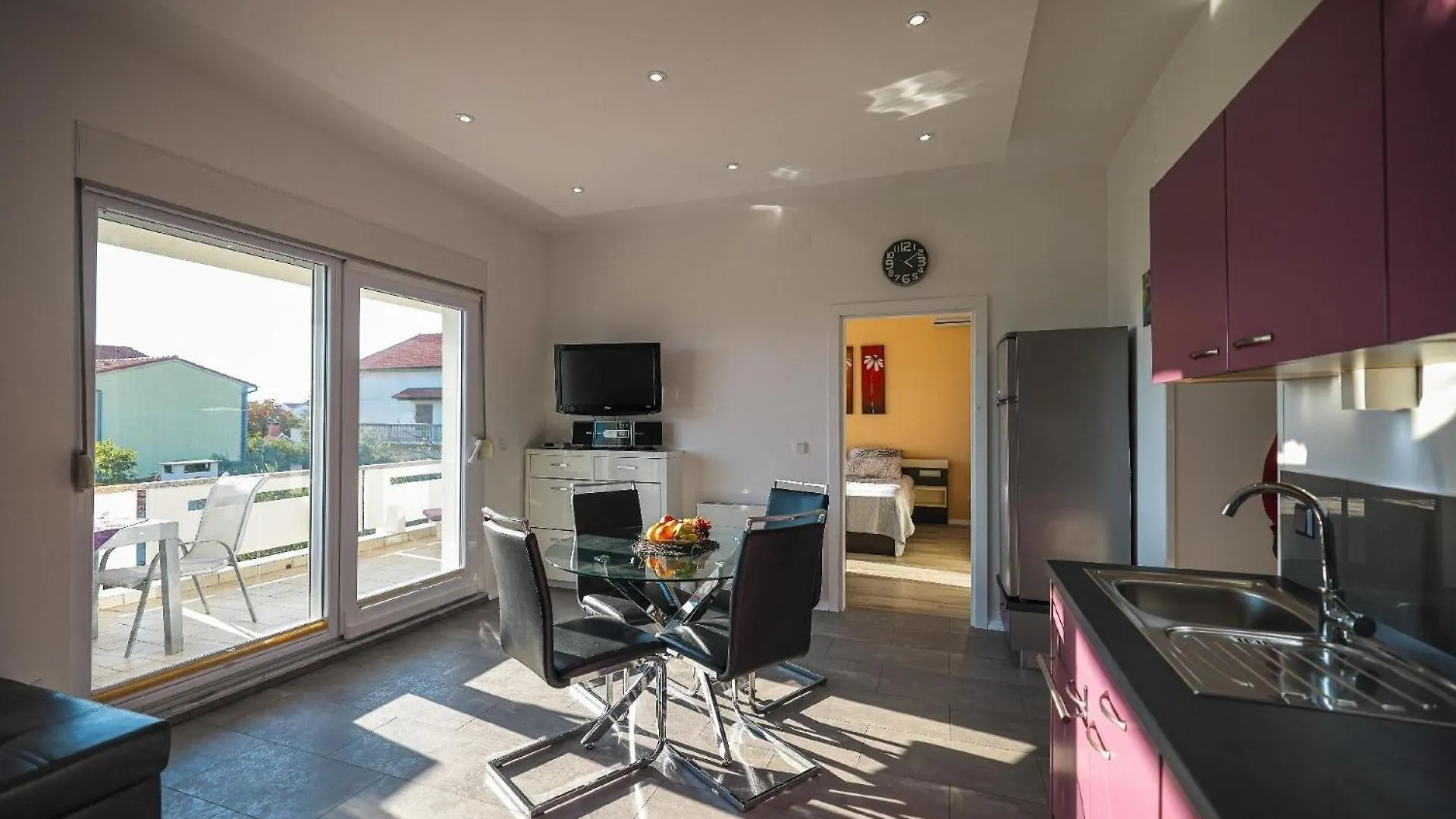 Apartment In Sukosan Mit Balkon, Nahe Am Strand