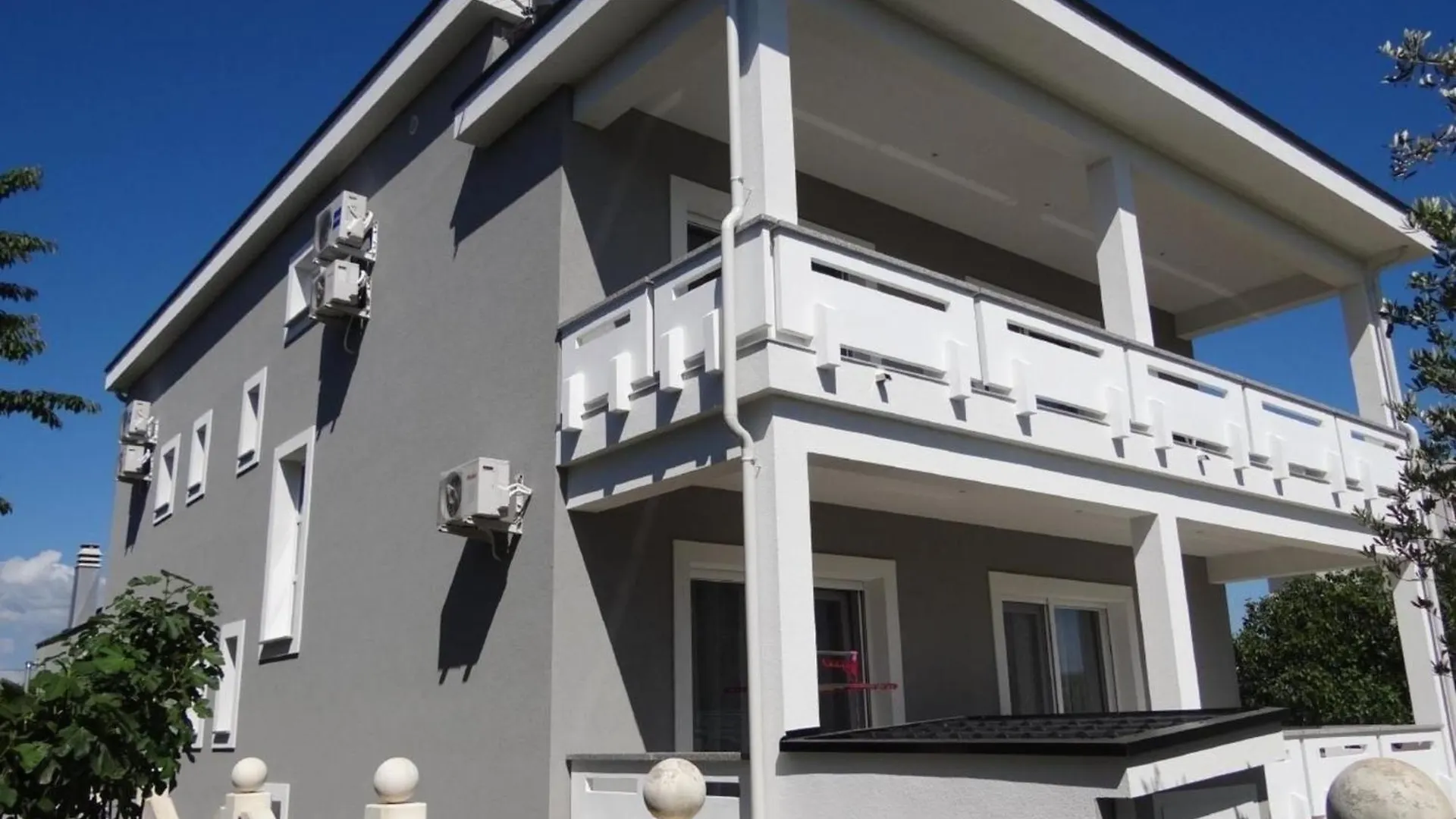 Apartment In Sukosan Mit Balkon, Nahe Am Strand