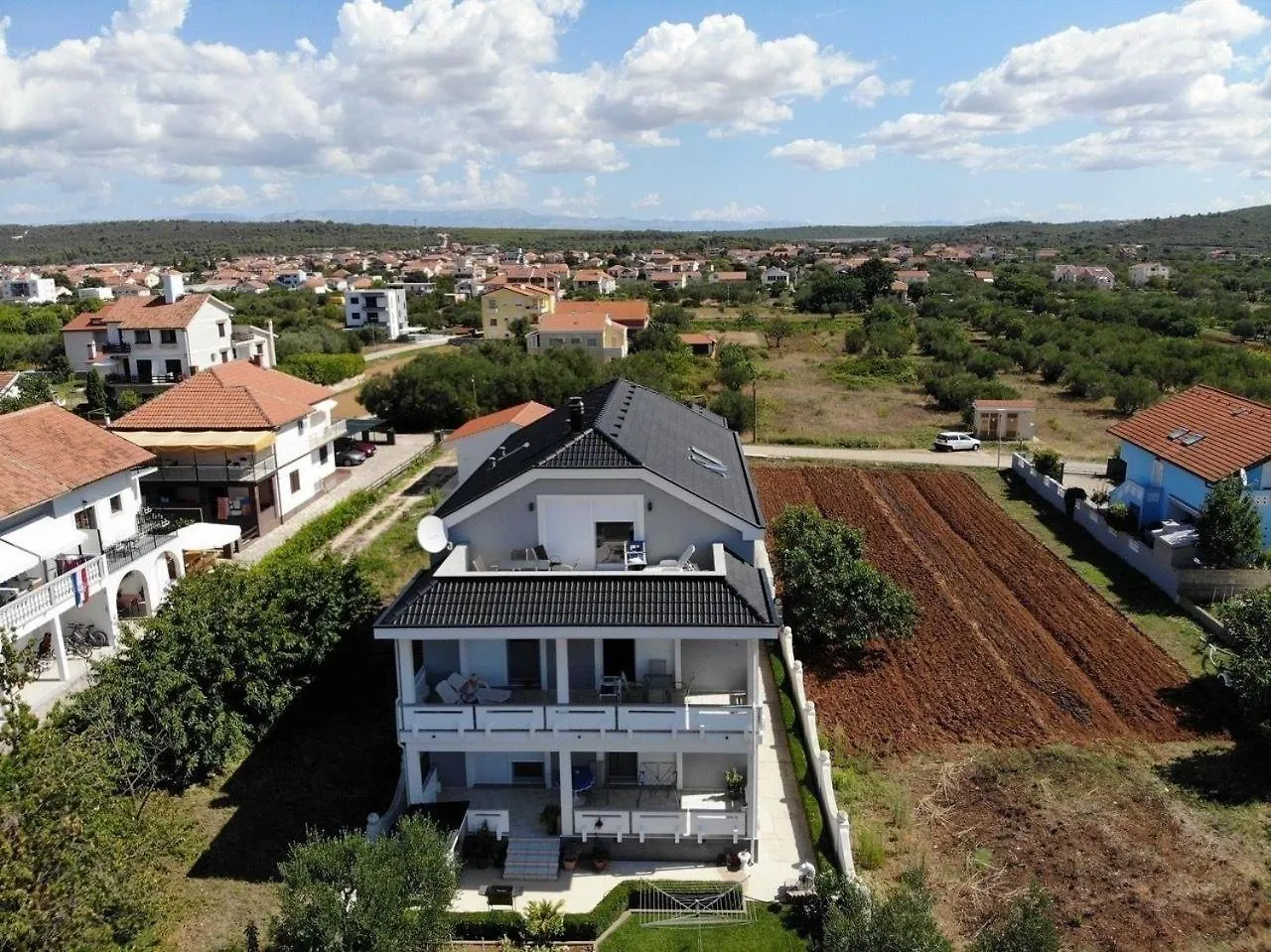 Apartment In Sukosan Mit Balkon, Nahe Am Strand