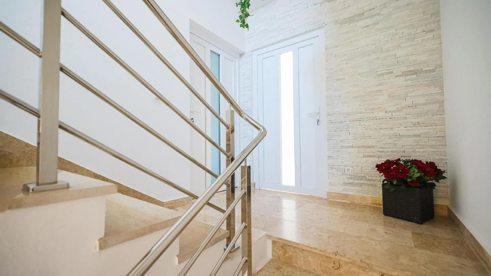 Apartment In Sukosan Mit Balkon, Nahe Am Strand
